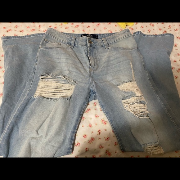 Hollister ripped low rise dad Jeans - Picture 1 of 3